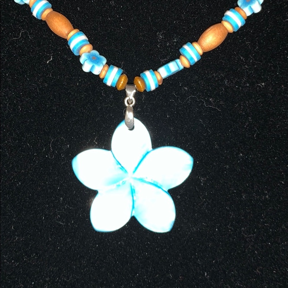 Two Puka Shell Necklaces - Picture 3 of 4